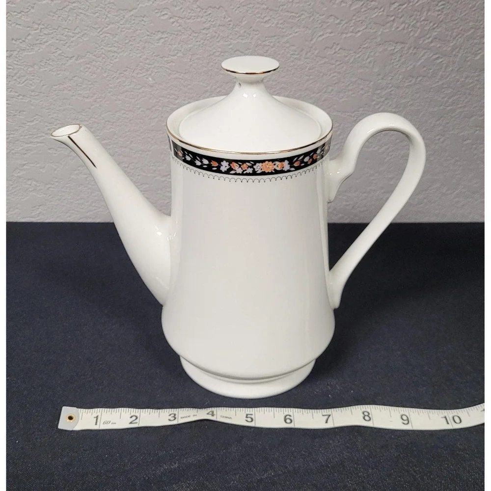 Silverie Fine China Tea Pot Coffee Pot with Lid (SIV11 Pattern) Vintage 1980s